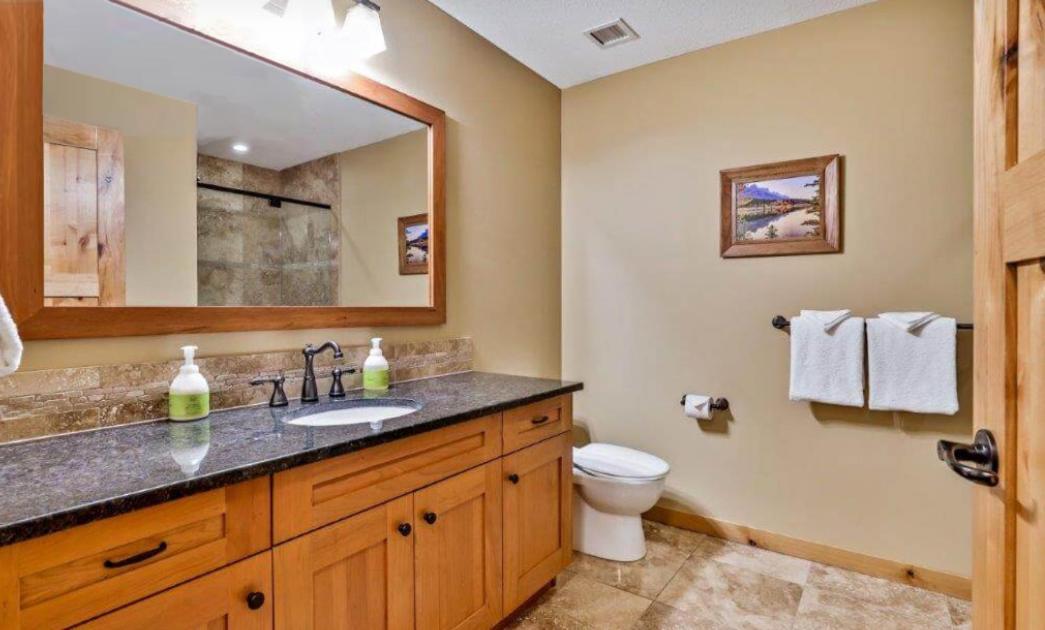 Luxurious Rundle Cliffs Lodge In Spring Creek Canmore Kültér fotó